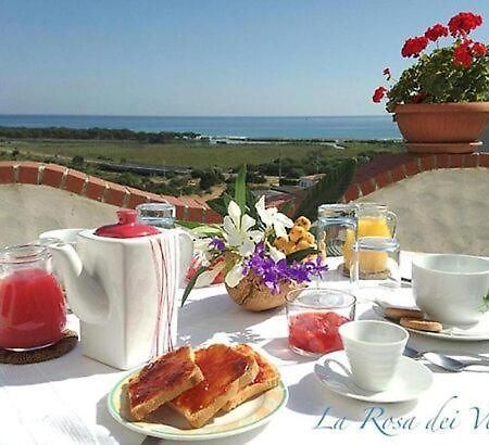 La Rosa Dei Venti Bed and Breakfast La Caletta Eksteriør billede
