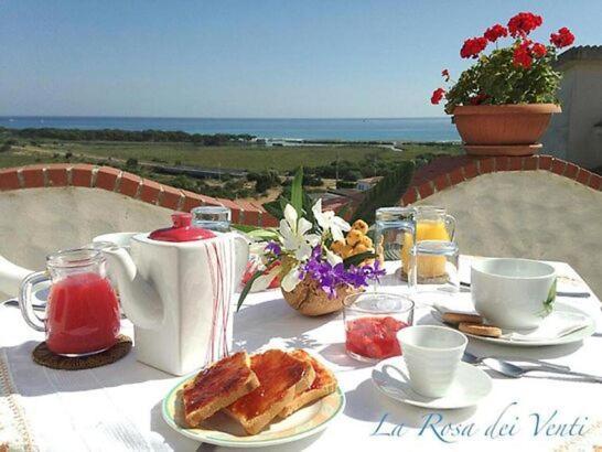 La Rosa Dei Venti Bed and Breakfast La Caletta Eksteriør billede